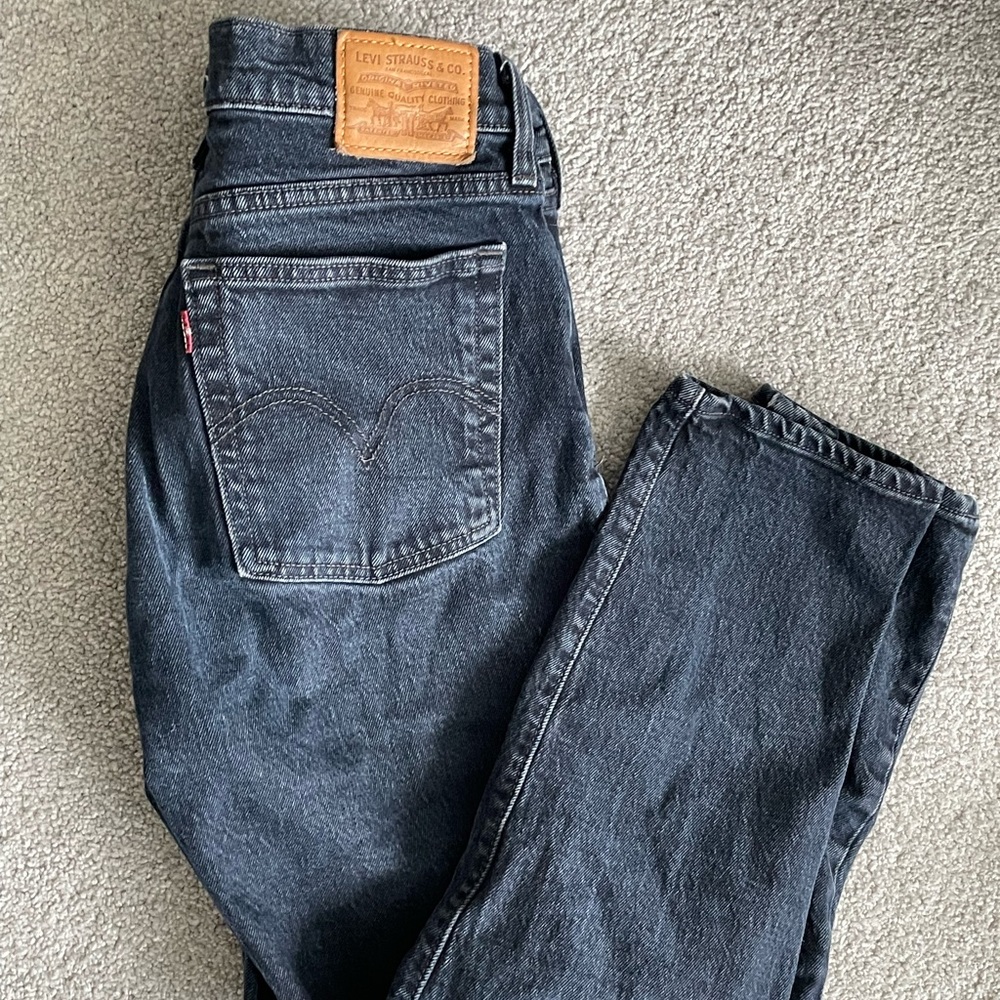 Levi’s Wedgie jeans size 28